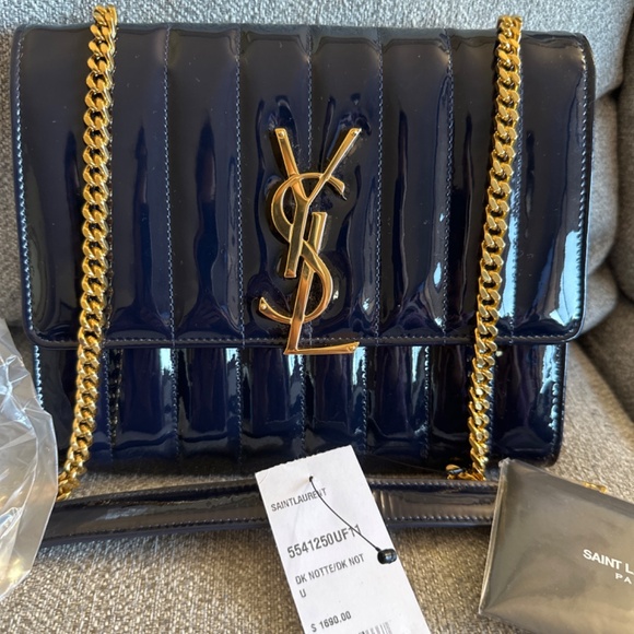 YSL Vicky patent wallet on chain - Picture 2 of 4